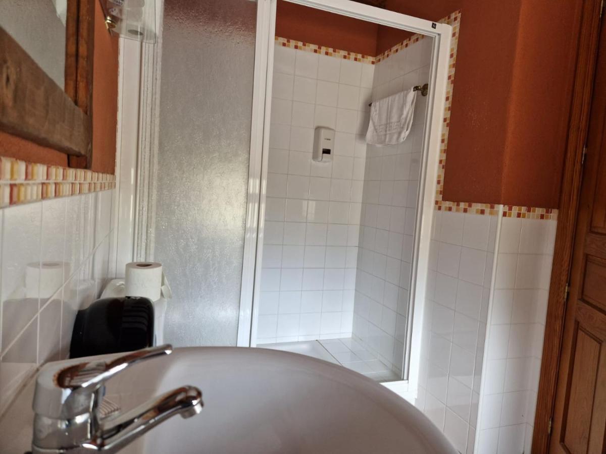 Hostal La Plata Oropesa Eksteriør bilde