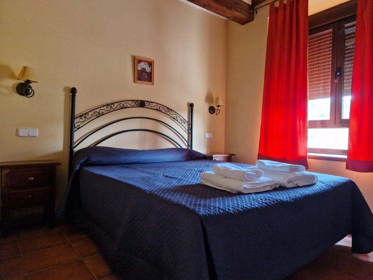Hostal La Plata Oropesa Eksteriør bilde