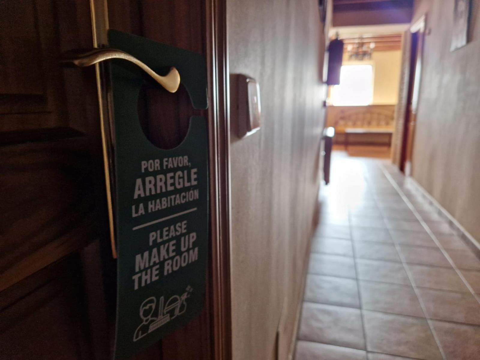 Hostal La Plata Oropesa Eksteriør bilde