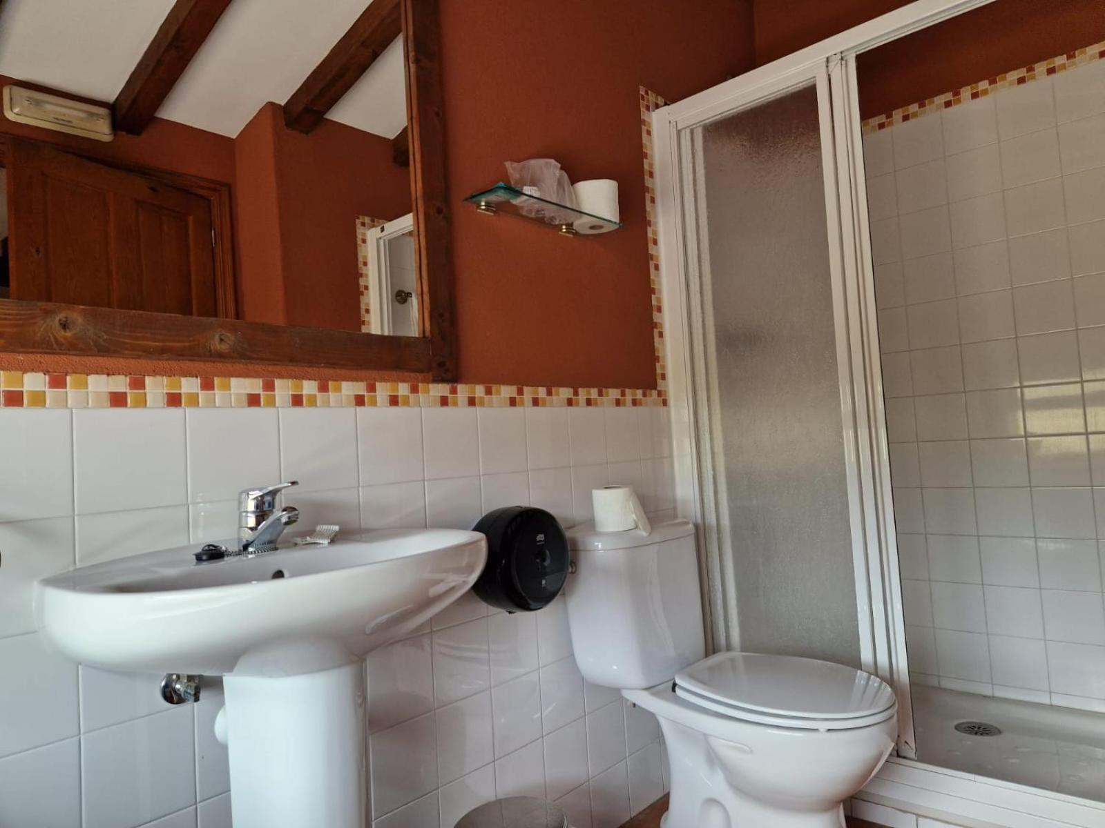 Hostal La Plata Oropesa Eksteriør bilde